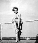 1951_poids_ModelPolkaDotsAndFrills_0110_1