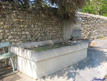 visan_avenue_portail_neuf_396