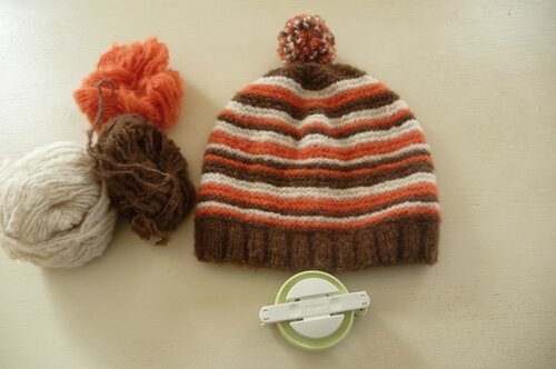 Tricoter un bonnet pour enfant 8/12 ans - Une pelote et deux aiguilles