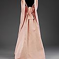 La_Tulipe_evening_dress_gazar_Balenciaga_for_EISA_Spain_1965__Victoria_and_Albert_Museum_London