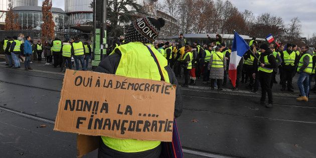Photo-gilets-jaunes-Strasbourg-Droits-de-lhomme