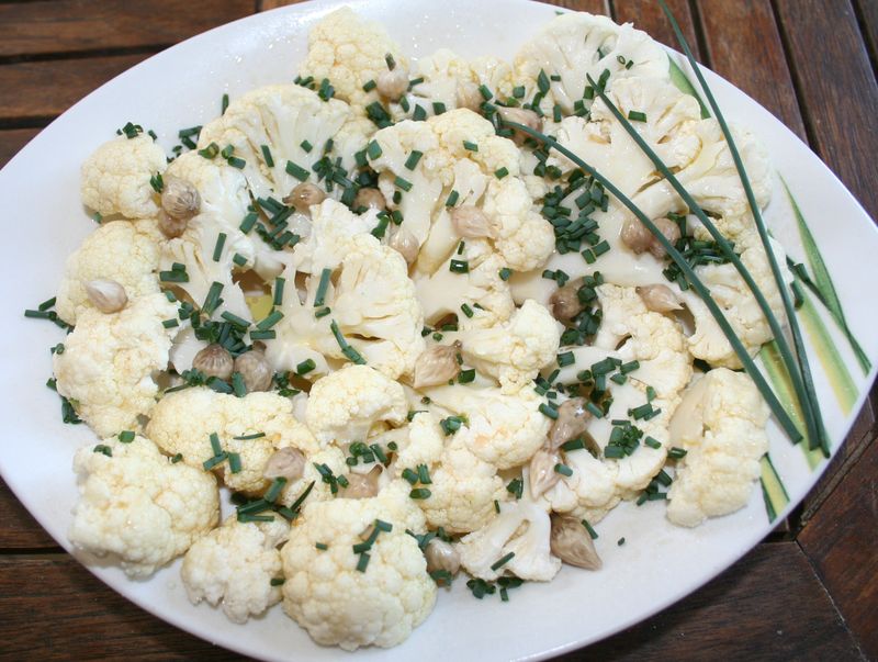 Carpaccio De Chou Fleur Au Vinaigre De Boutons De Ciboulette