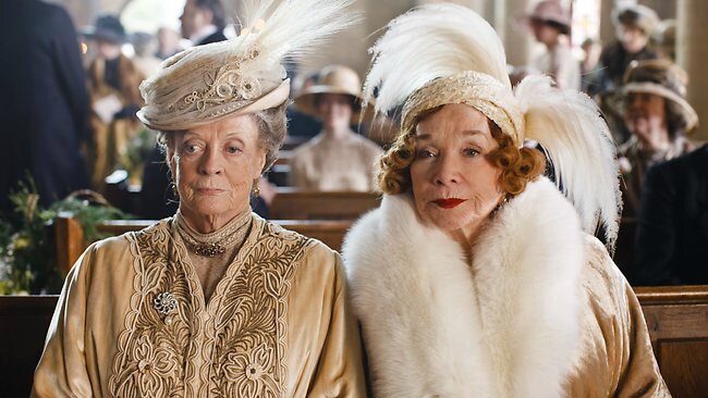 maggie-smith-and-shirley-maclaine-in-downton-abbey-season-three
