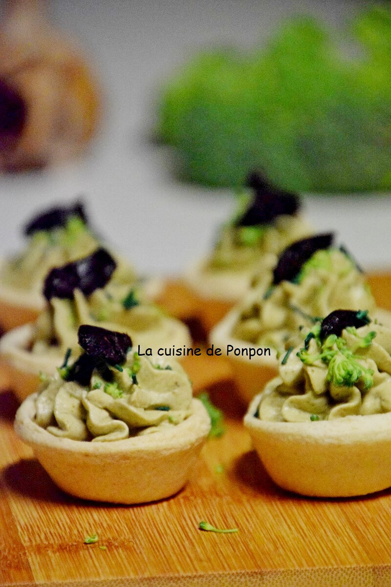 Amuse Bouche A La Creme De Brocoli Et Ail Noir La Cuisine De Ponpon Rapide Et Facile