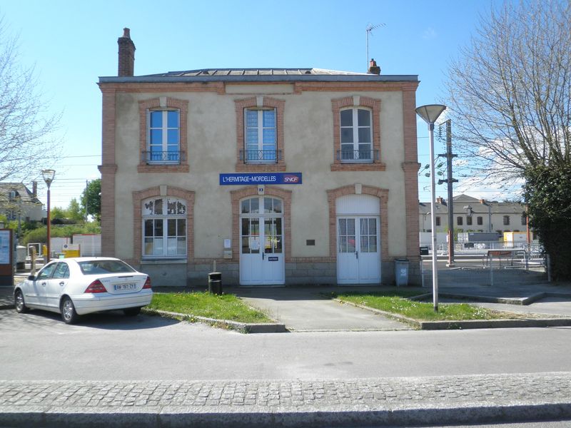 Gare de Servon-sur-Vilaine (Ille-etVilaine). - gares et trains