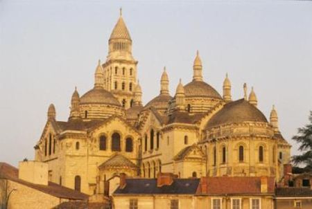 la_cathedrale_saint_front