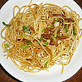 Garlic noodles : pates a l'ail