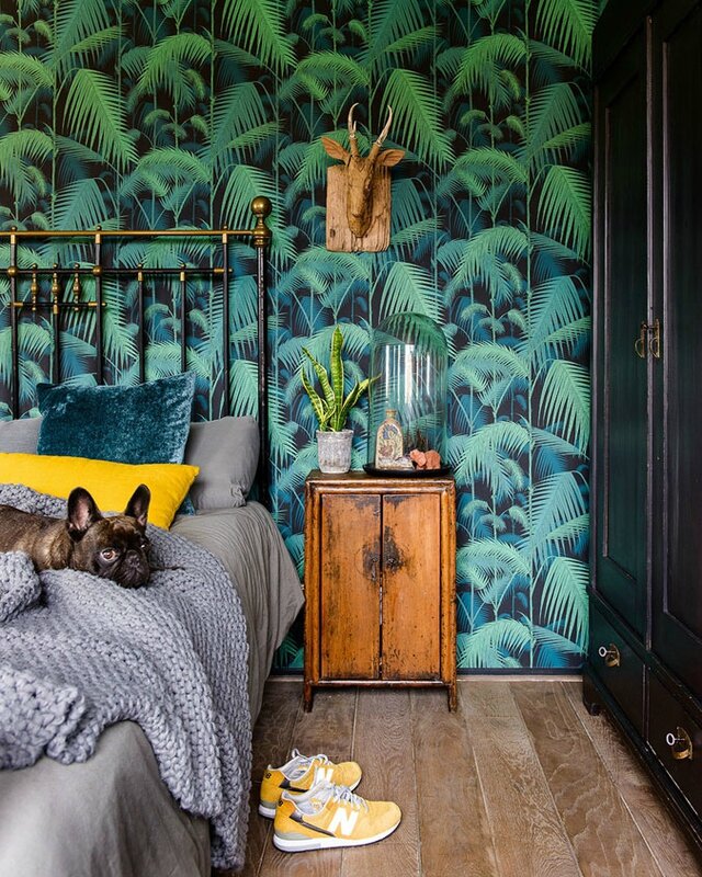 plantwallpaperarchana_blog-slaapkamers-en-interieurs-met-tropisch-groen-behang-02-cole-and-son-palm-jungle