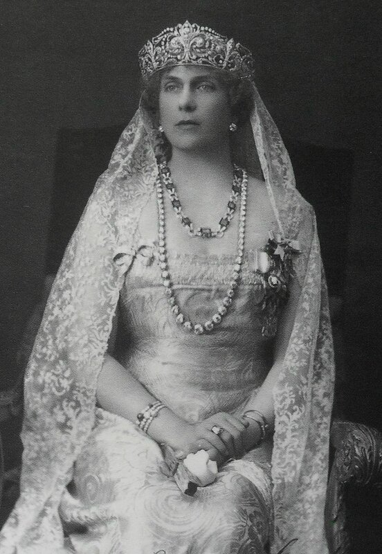 800px-Queen_Victoria_Eugenia_of_Spain (2)