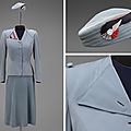 Twa, pan am, air france, vintage, fashion en uniforme dans les nuages