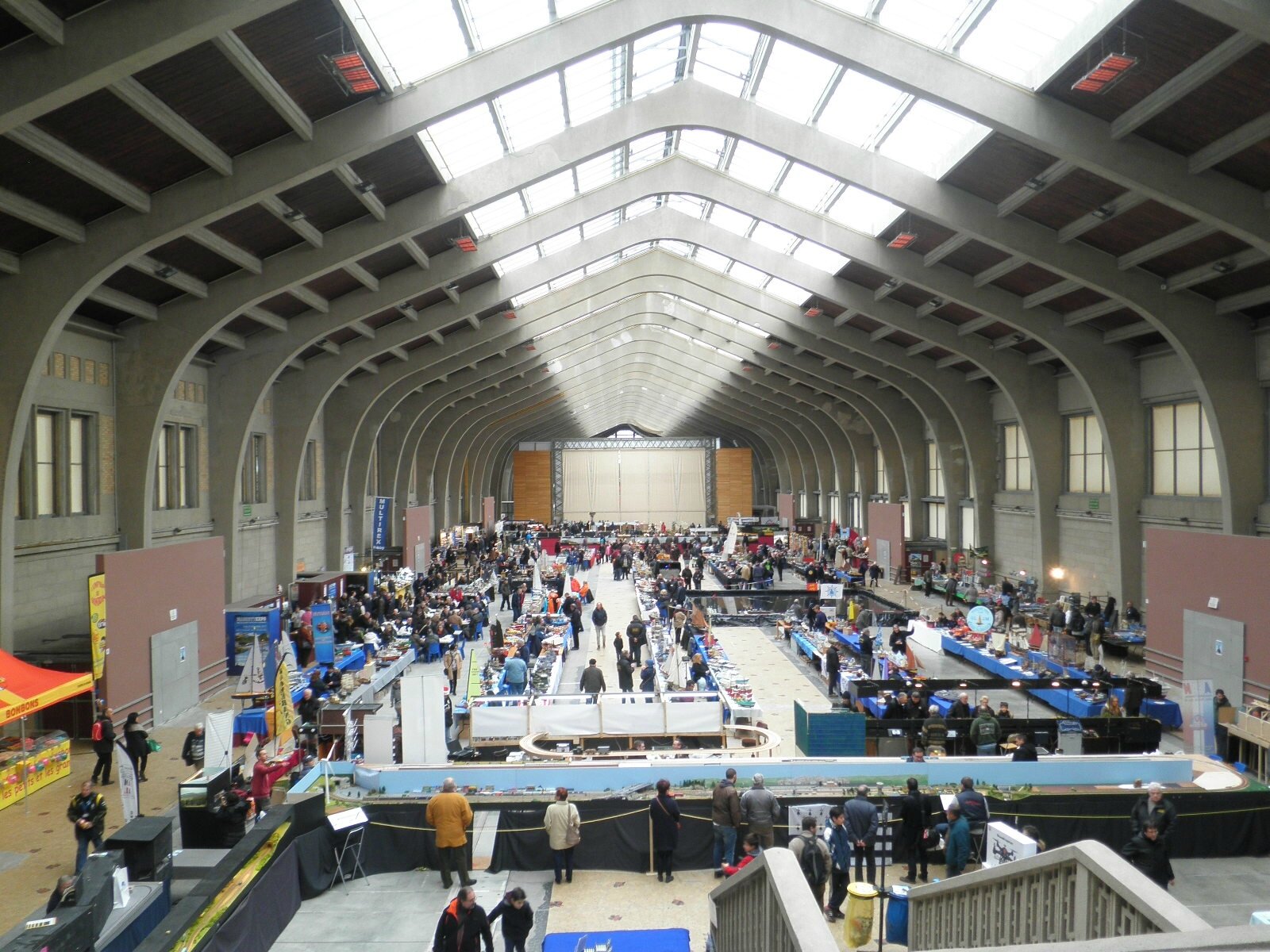 Cherbourg (Manche). gares et trains