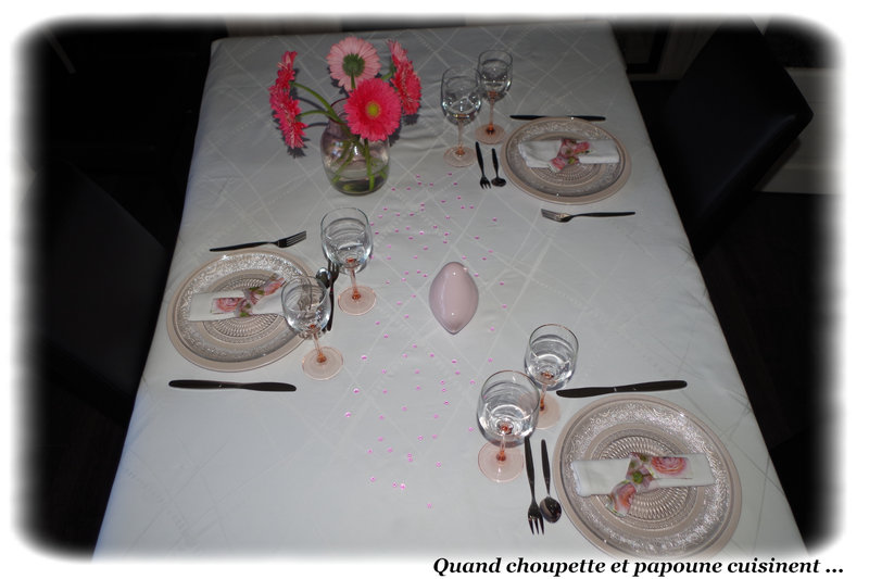 table spéciale fête des mères rose pâle et blanche2021-7337