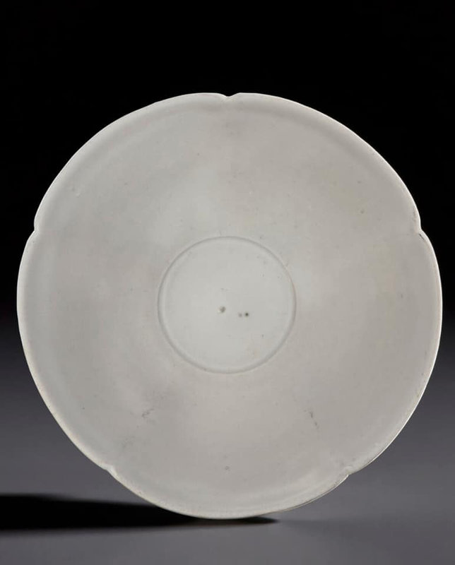 A Northern white ware pentafoil bowl, Five Dynasties period-Northern Song dynasty, 10th-11th century