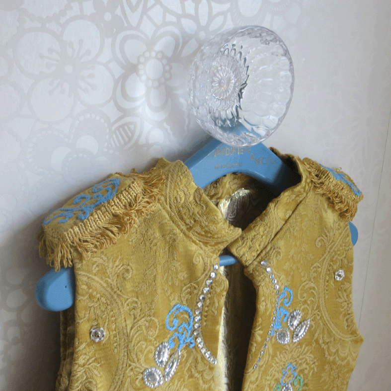 gilet épaulettes carré