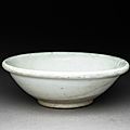 White ware bowl with thick rolled rim, ate 8th century - early 9th century AD, Tang Dynasty (AD 618 - 907)