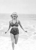 Swimsuit_CATALINA-Striped-style_MM-betty_grable-1935-a