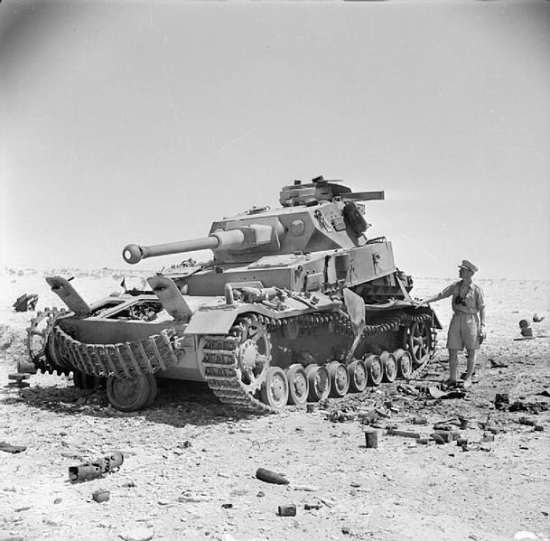 609px-The_British_Army_in_North_Africa_1942_E16510