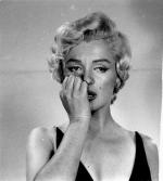 1954-09-15-NY-Halsman_Studio-in_skirt-023-1b