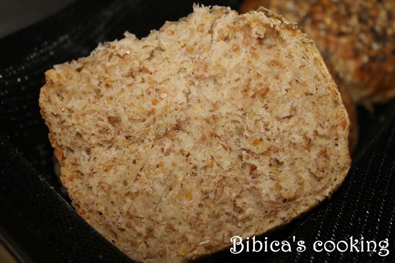 Pain marocain brioché aux graines et lait fermenté coupe
