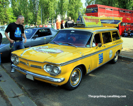 Chevrolet_corvair_monza_900_wagon_de_1962__Retrorencard_mai_2011_