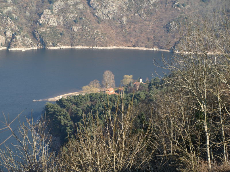 P3227534 Photo de LAC ET BARRAGE DE GRANGENT, SAINT VICTOR SUR LOIRE Balade avec tounes