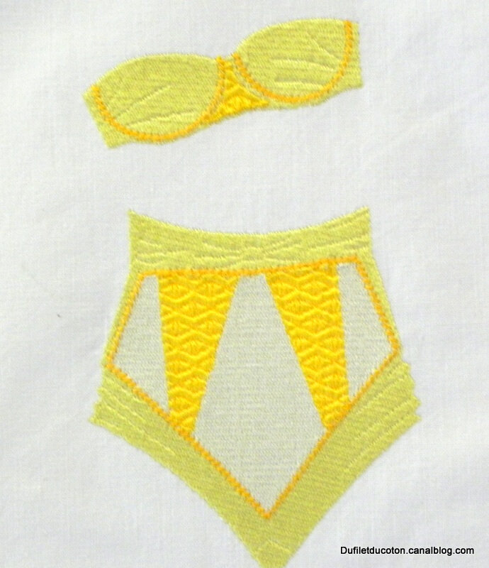 gros plan lingerie vintage jaune