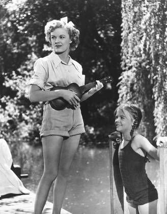 Scudda_Hoo-film-sc13-set-june-natalie-1a