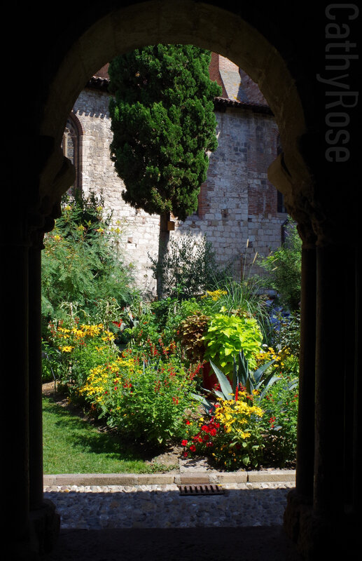 cloître St Salvi_InPixio